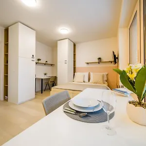 https://lovely-apartments-center.brnohotels.org